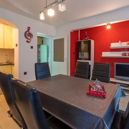 Apartamento In 41382